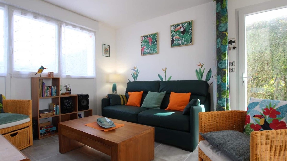 Ravenoville Cottage | Family home near beach, pets welcome