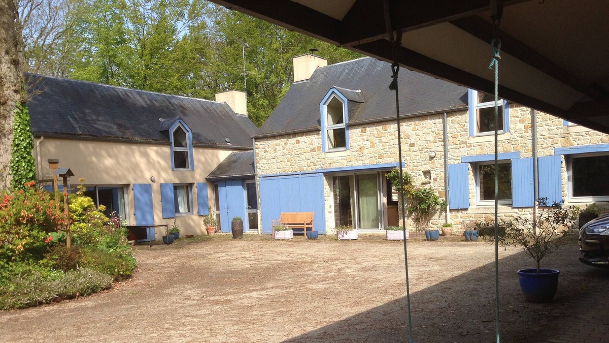 Plelan-le-Petit House | Family home in wooded park max 12 people. 25mn from beaches