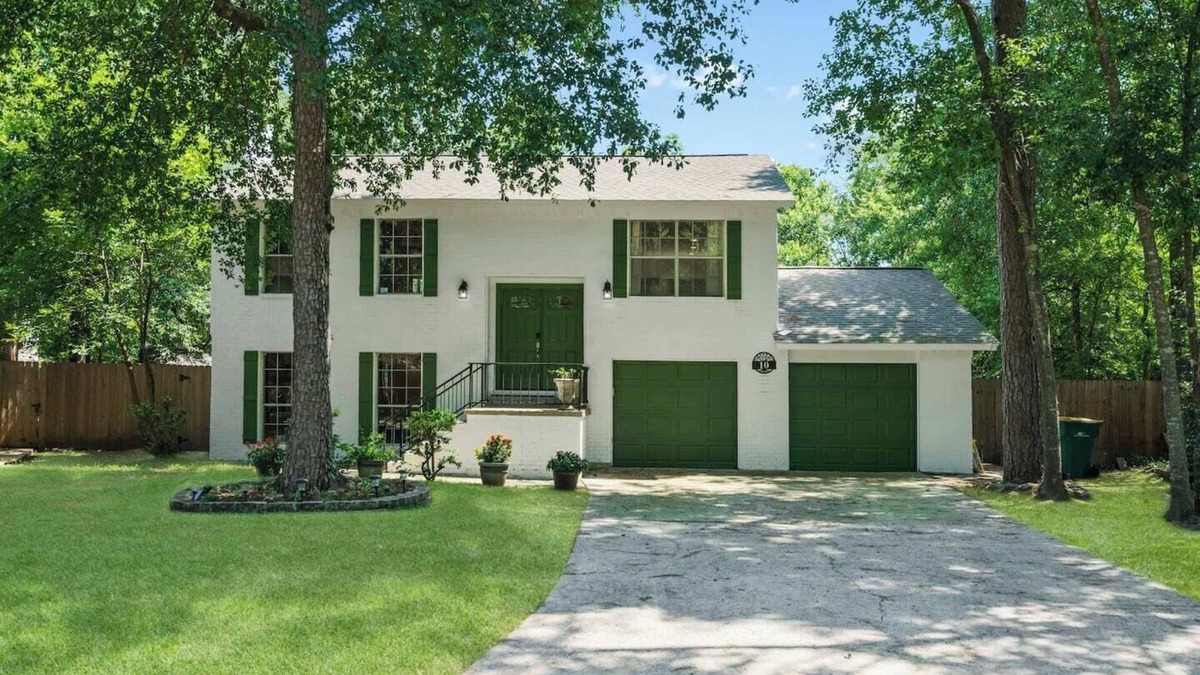 Grogan's Mill House | Family Home in The Woodlands