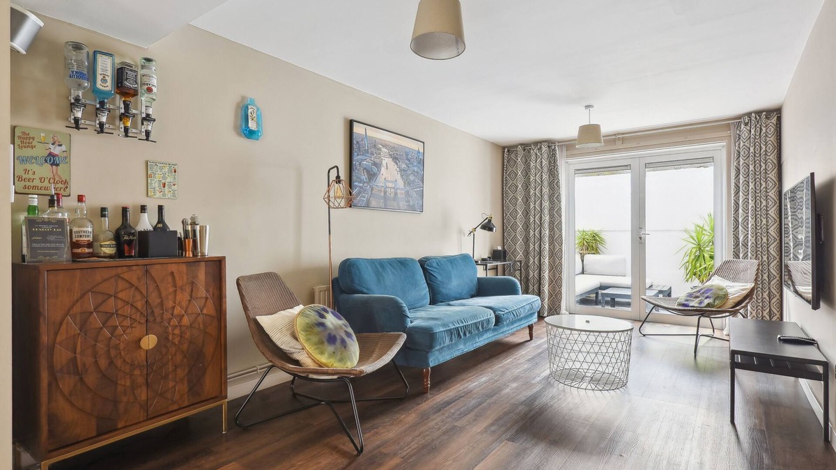 Kings Cross St. Pancras Apartment | Family Home in Zone 1, 4 Double Bedrooms, King's Cross