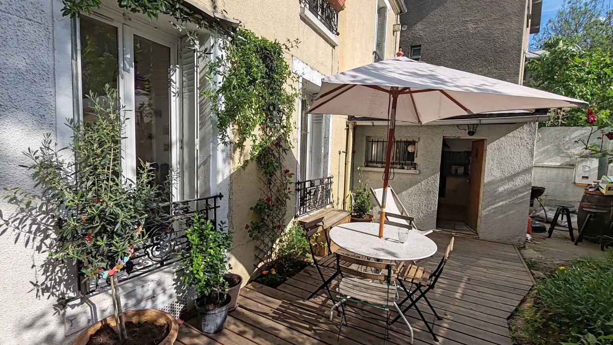 Les Fougeres House | Family home just outside Paris