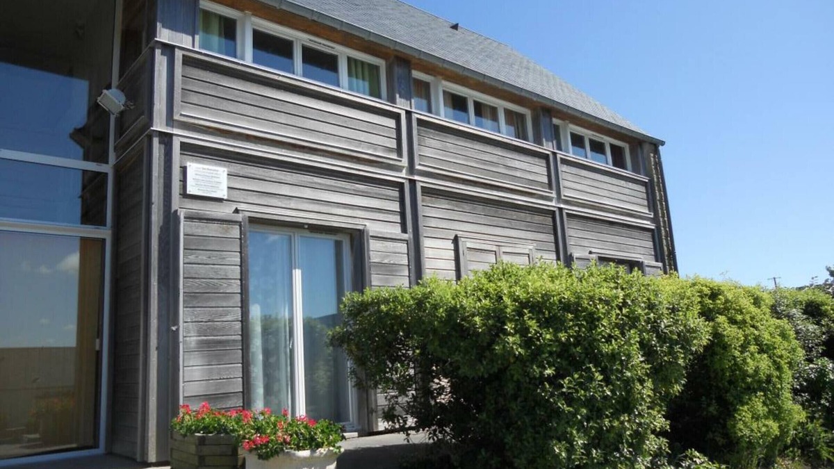 Biville Cottage | Family Home near Dunes with Terrace, Wi-Fi & Parking