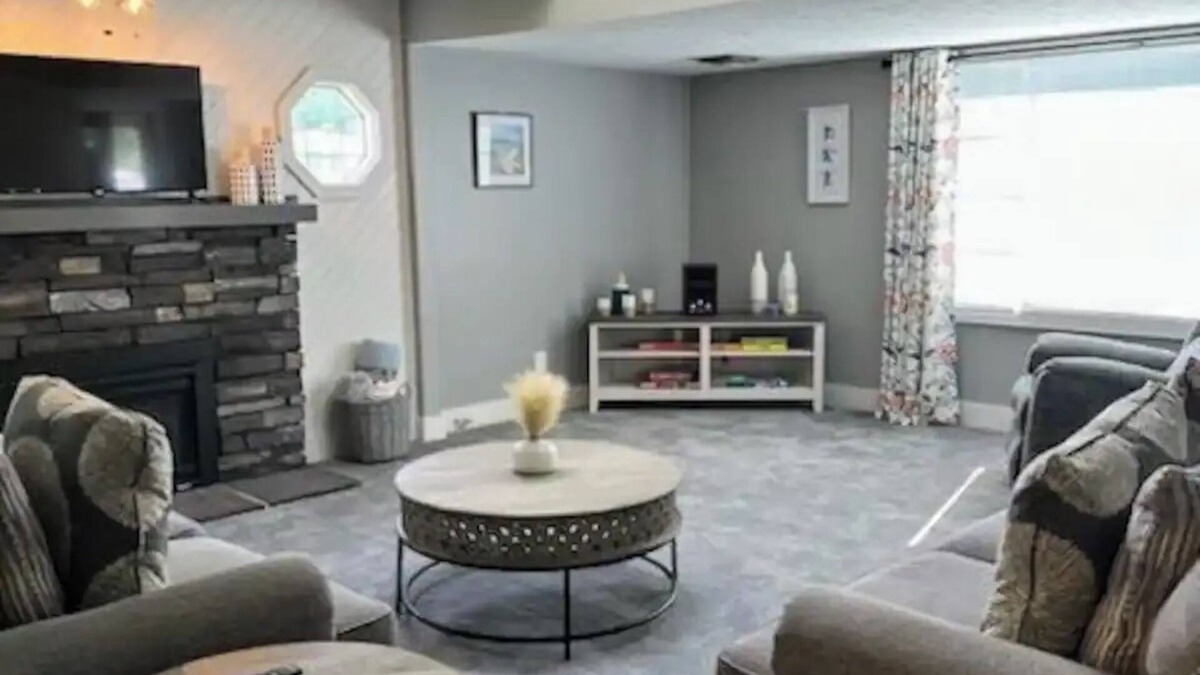 Vermilion House | Family Home Near Top Attractionsnn