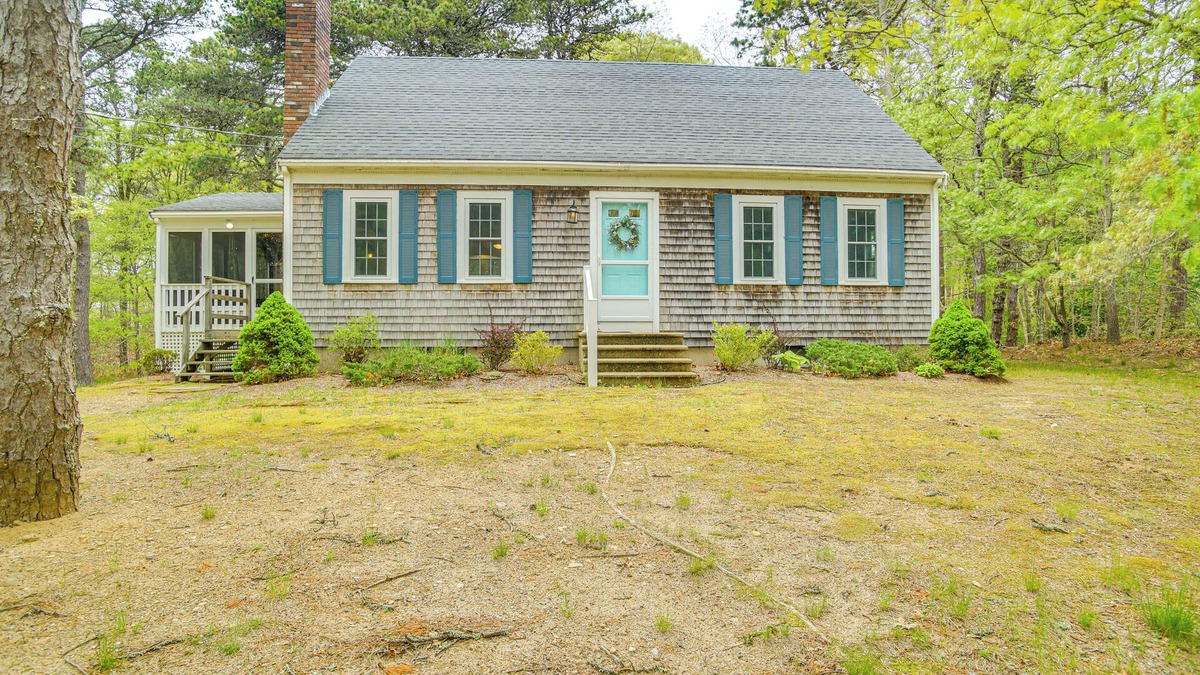 North Eastham House | Family Home on Cape Cod: Walk to Cooks Brook Beach