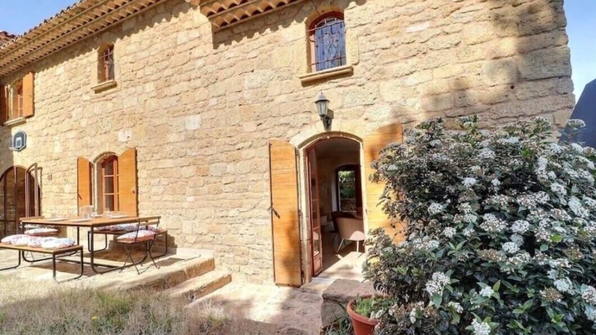 Miramas House | Family home on the heights of Miramas-Le-Vieux in the heart of Provence