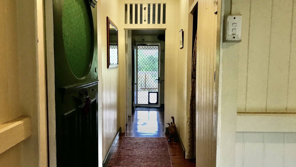 Mooloolah Valley House | Family Home - Pets welcome . 15km to Australia Zoo, 20km to amazing beaches.