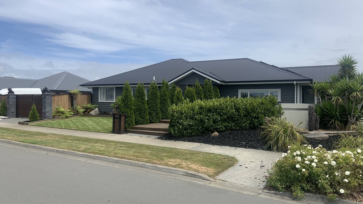 Kaiapoi House | Family Home ten mins from beach - central location