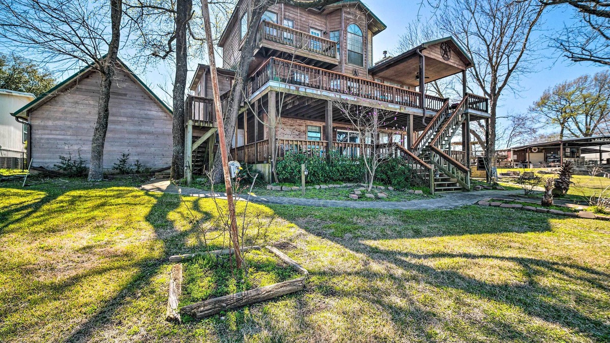 Trinity House | Family Home w/Boat Dock, Fire Pit + Balcony