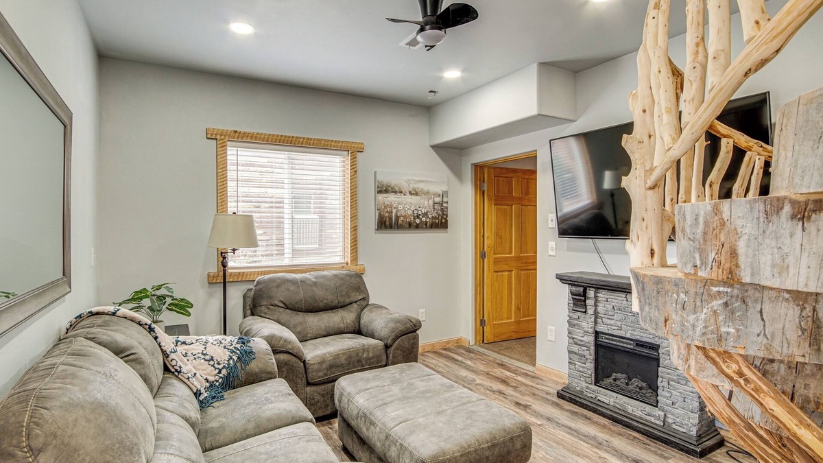 Circleville House | Family Home w/Mountain Views in Circleville!