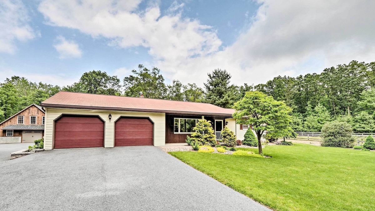 New Holland House | Family Home w/WiFi, 14 Mi to Dutch Wonderland!