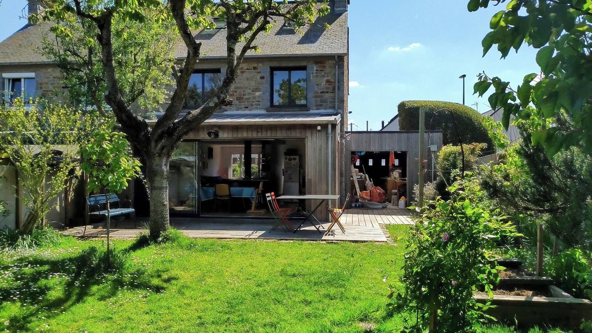 Esperance-Cottages House | Family home with enclosed garden