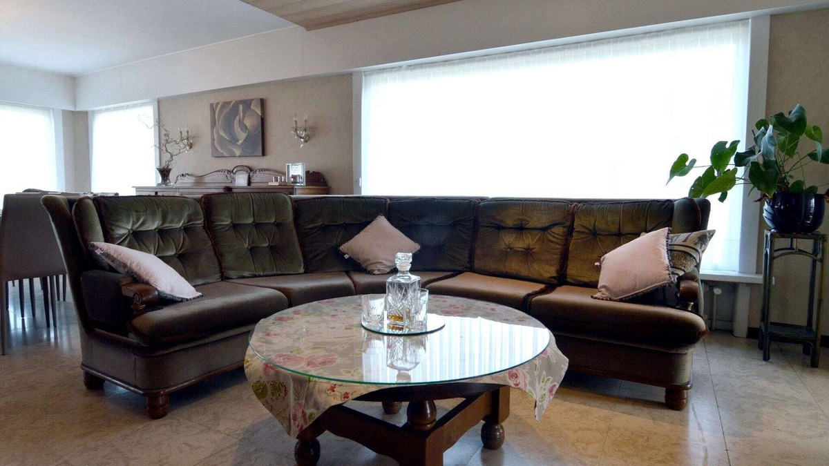 Ruiselede House | Family Home with Garden