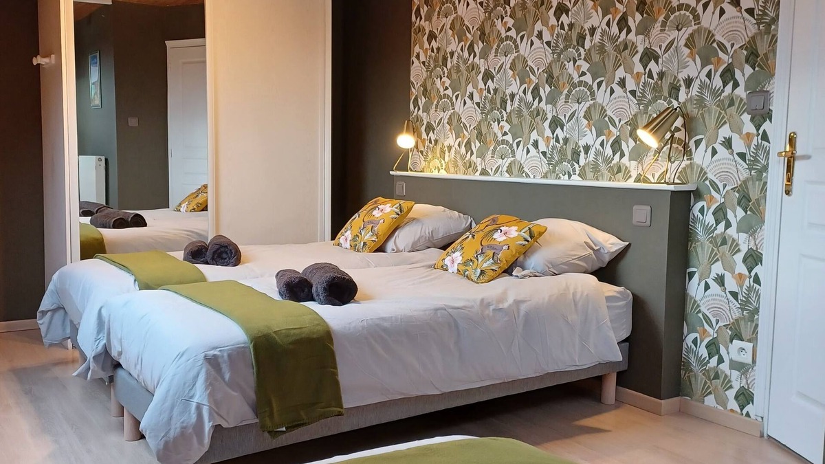 Saint-Alban House | Family home with heated indoor pool