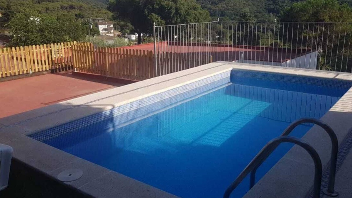 Vilanova del Valles House | Family house with private pool and great views, for 10 people