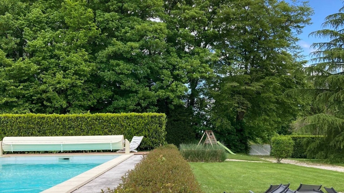 Tourouvre House | Family House With Swimming Pool and Tennis