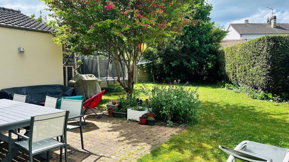 Villepreux House | Family house 15 mins from the Palace of Versailles
