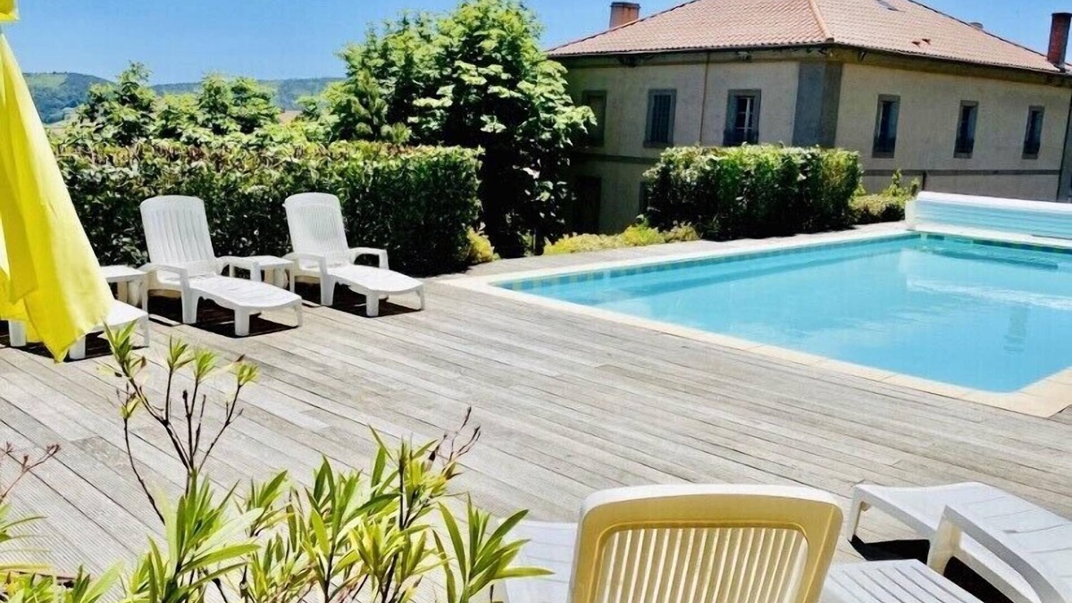 Saint-Felicien House | Family house 16 pers-max 10/12 adults- Swimming pool Panoramic view Walled garden
