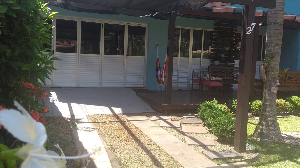 Ingleses do Rio Vermelho House | FAMILY HOUSE 230M FROM THE SEA, 4 SUITES WITH AIR, WI-FI, SINUNE IN CONDOMÍNIO CLOSED