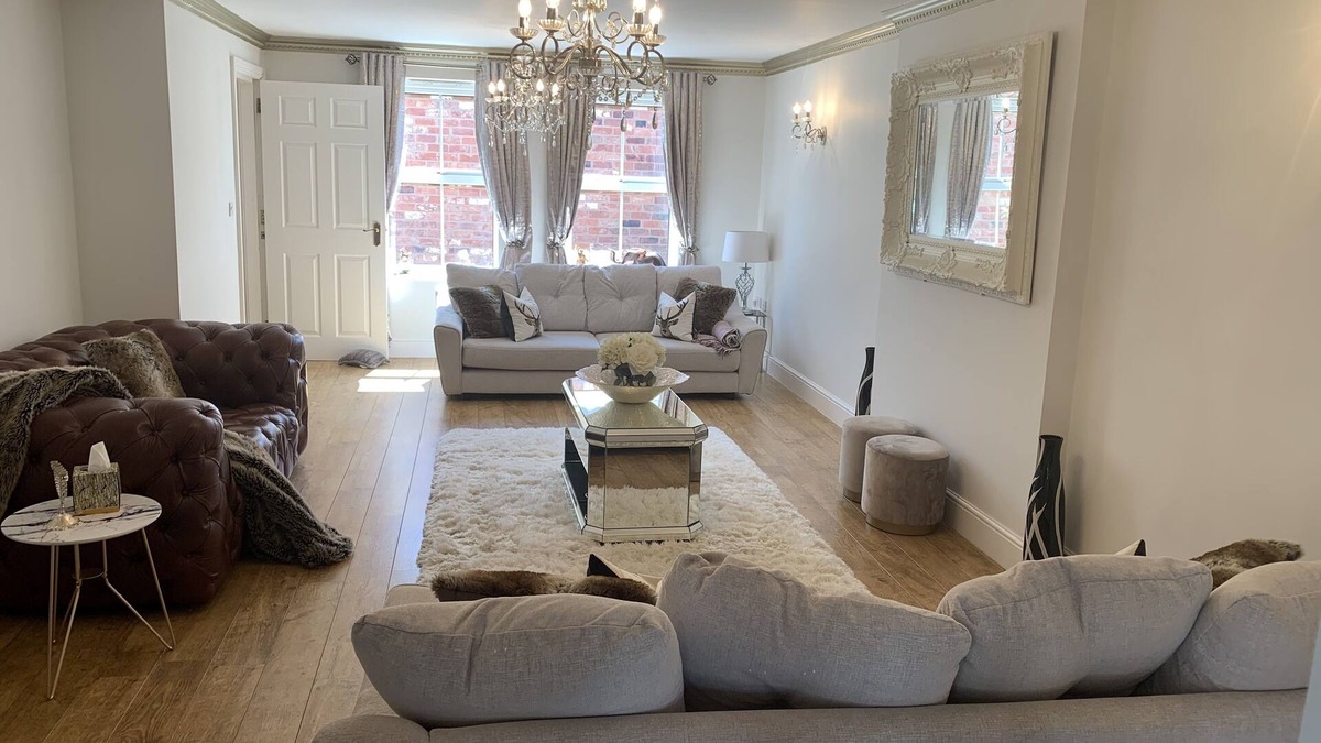Epworth House | Family-House-Ensuite-Countryside view