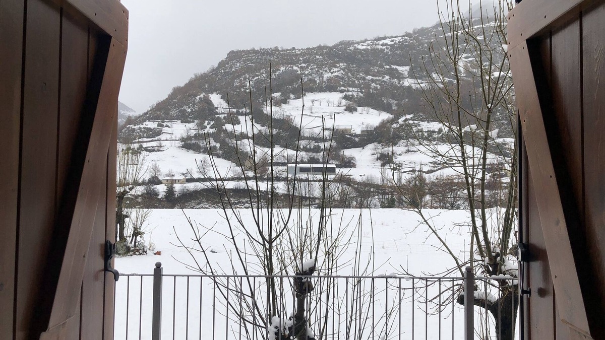 Larrede House | Family house with fireplace and attic. Ideal two families with children.