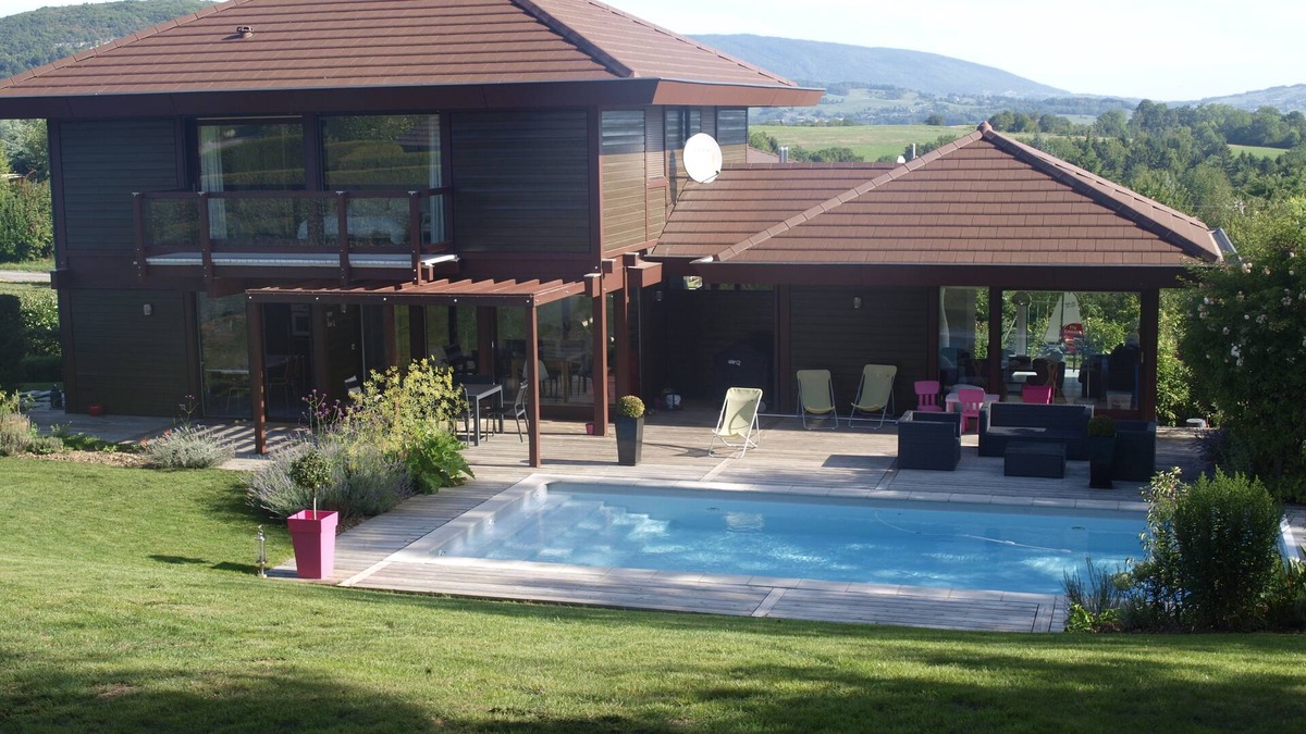 Cuvat House | Family house for 8 people with swimming pool.