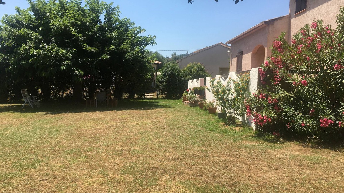 Santa-Maria-Poggio House | Family house between sea and mountains