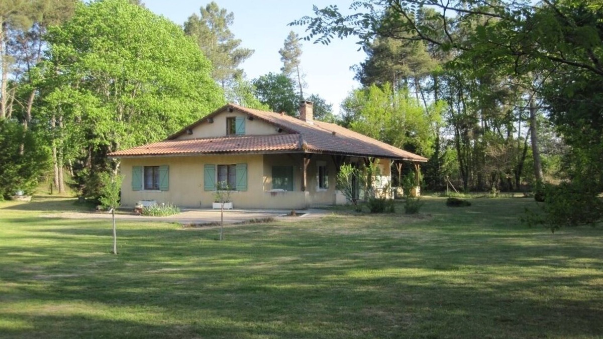 Sabres House | Family house in the middle of the forest