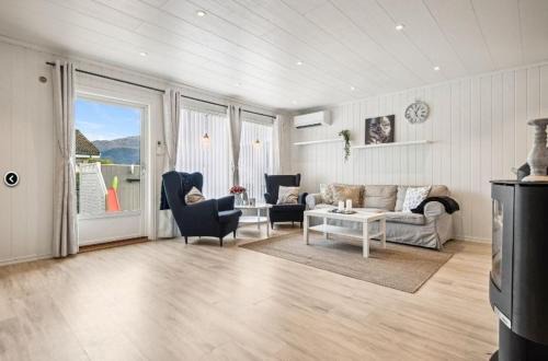 Kvinnherad House | Family house, large garden, large tarasse