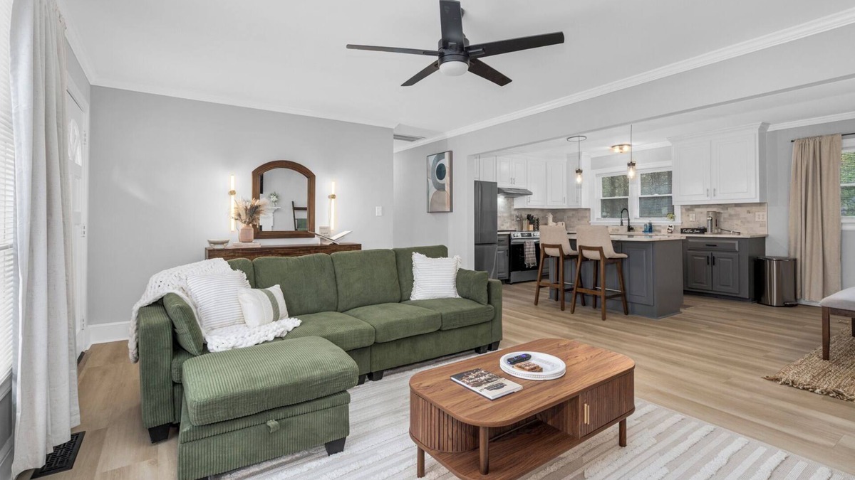 Rocky Mount House | Family House! Modern Cottage