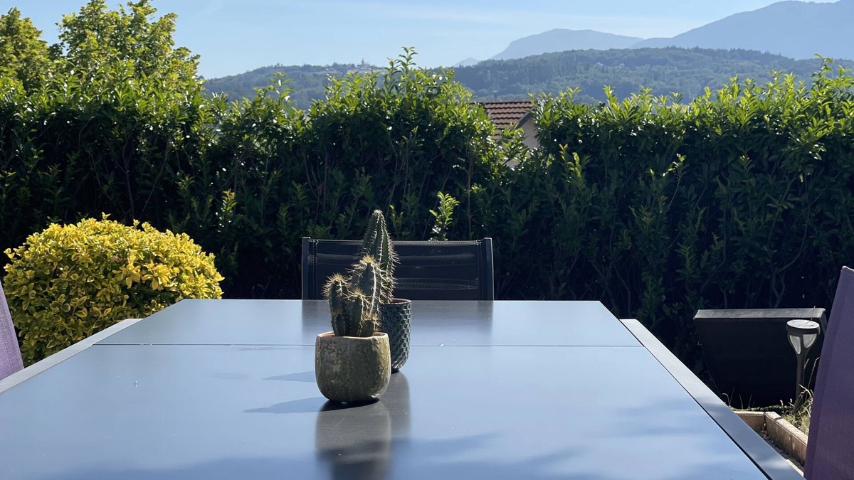 Metz-Tessy House | Family house near Annecy and its lake