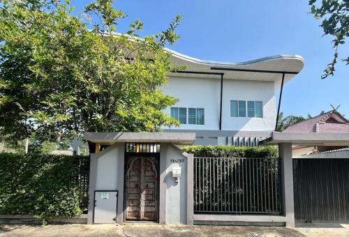 San Pu Loei House | Family House near Chiang Mai City Center