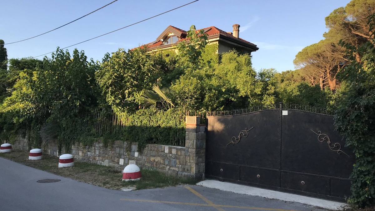 Strunjan House | Family house Parenzana & garden, free bikes