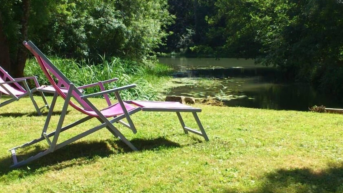 Azay-le-Rideau House | Family house with a large garden at the edge of the river