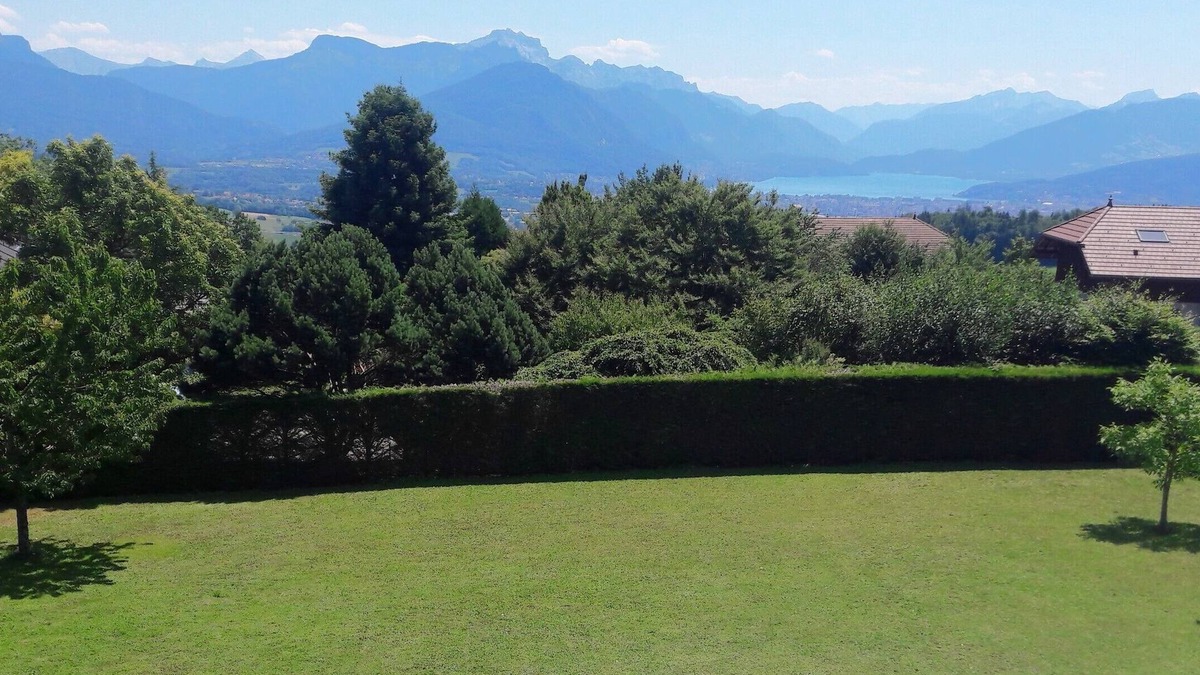 Pringy House | Family House with a view on Annecy Lake nad mountains