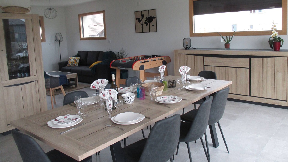Frasne House | family house with garden between Doubs and Jura, near train station and all shops