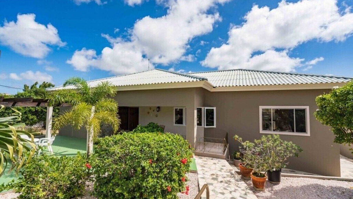 Willemstad Villa | Family house with private pool