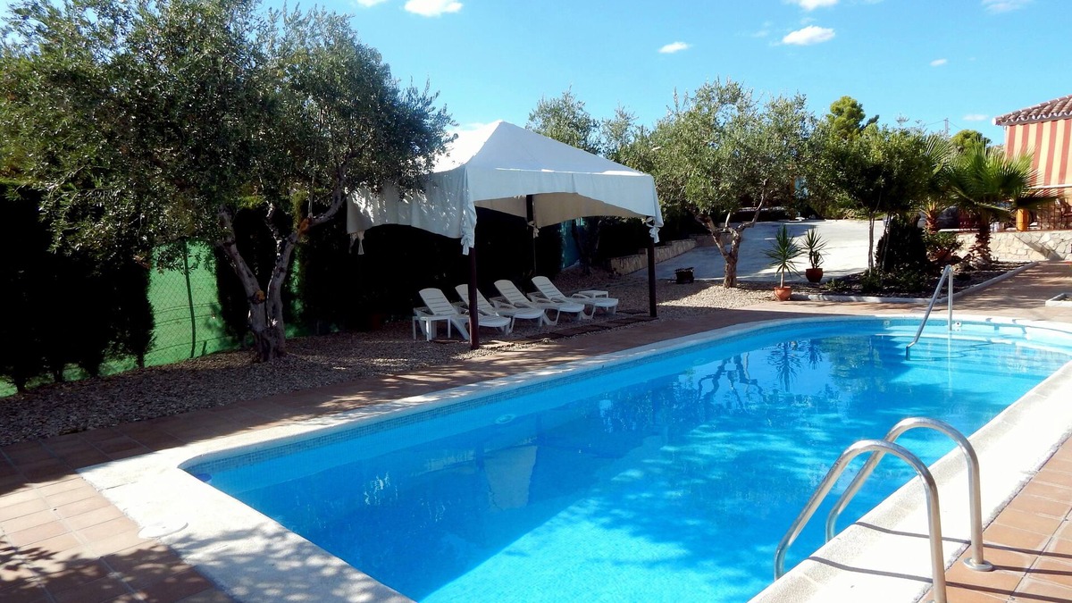 Baena Cottage | FAMILY HOUSE WITH POOL AND PADDLE TRACK