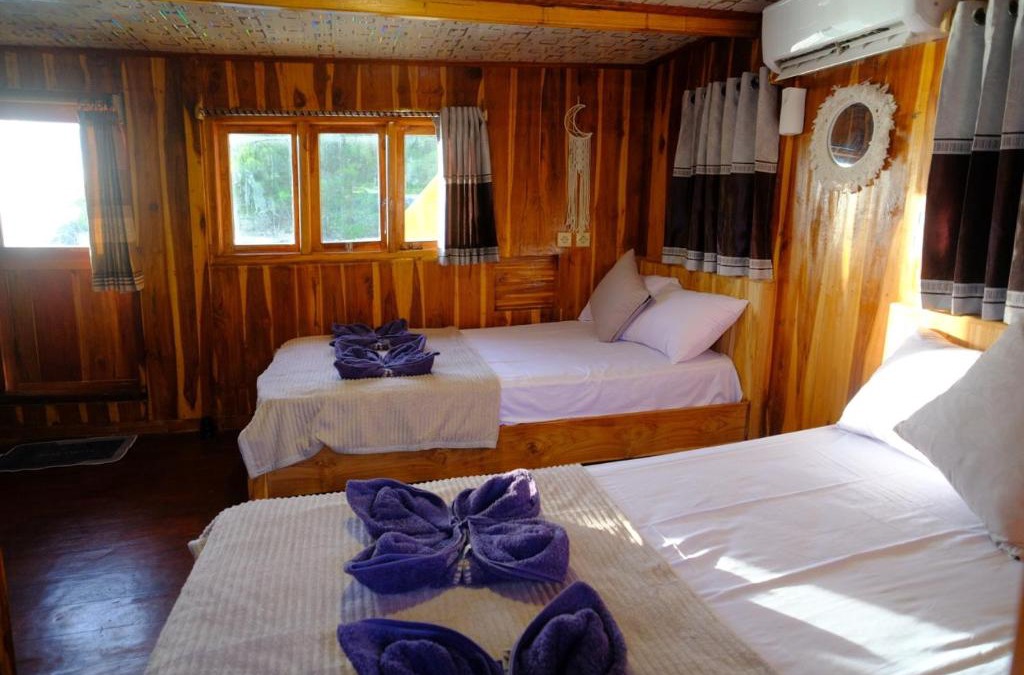 Labuan Bajo Boat Rental | Family labuan bajo