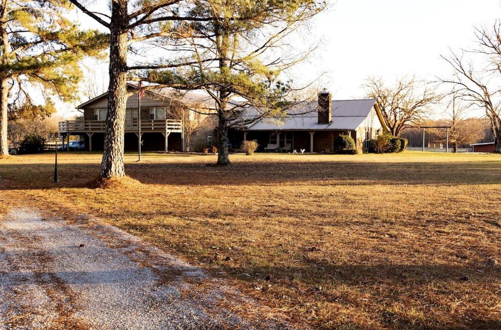 Belden House | Family Lake Glamping for an Outdoor Adventure in Tupelo, Mississippi
