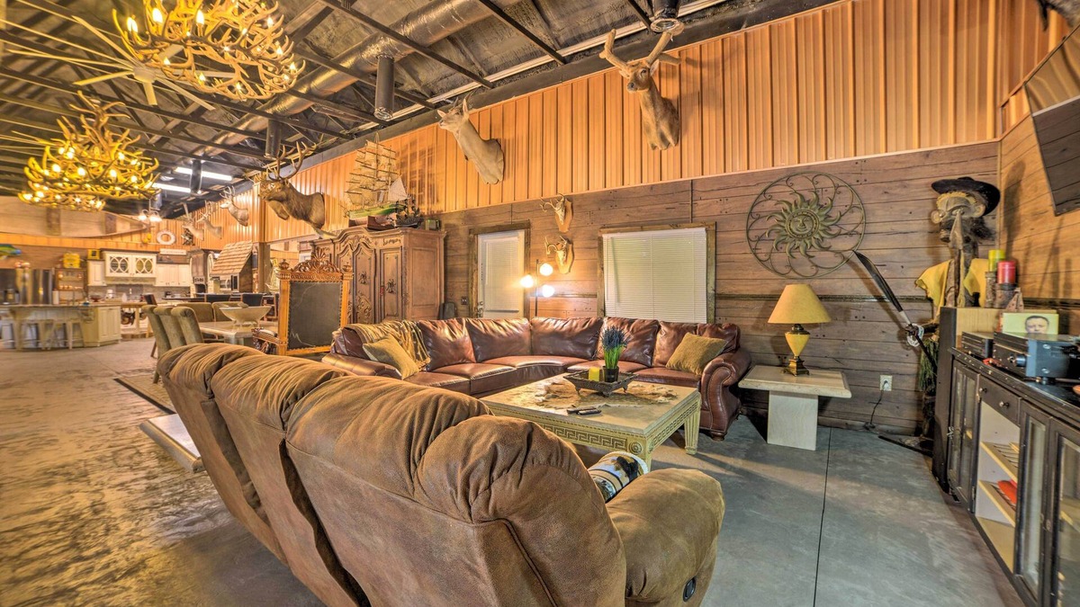 Dover Cabin | Family Leatherwood Resort Cabin w/Fire Pit!