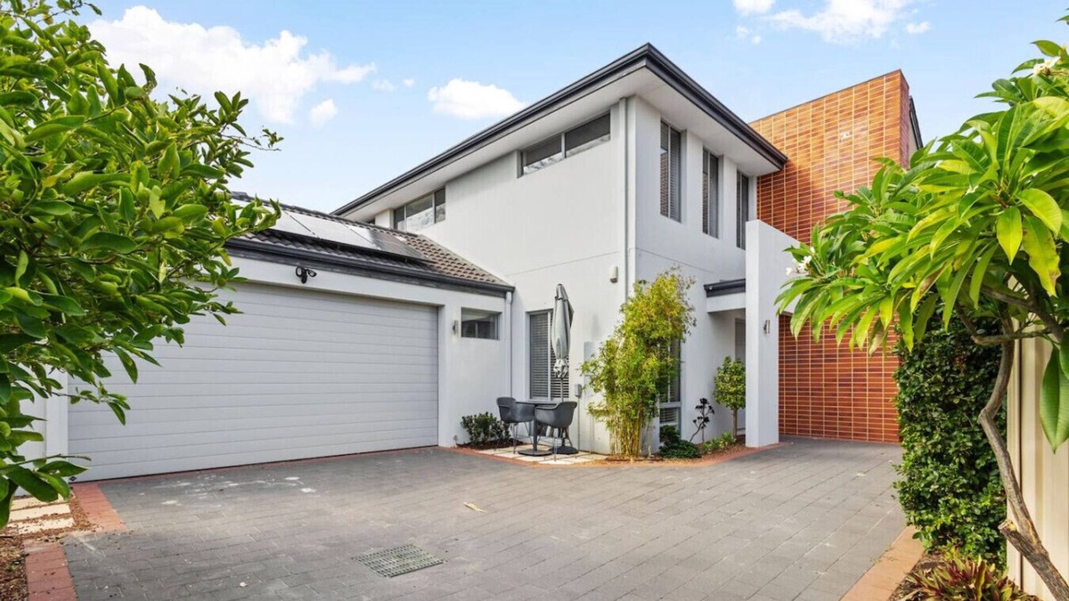 Karrinyup House | Family Luxury 5BR Stylish Home