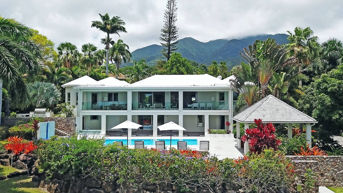 Vaughans Villa | Family Luxury, Resort Level Amenities, Ocean Views, Perfect Location, Gym.
