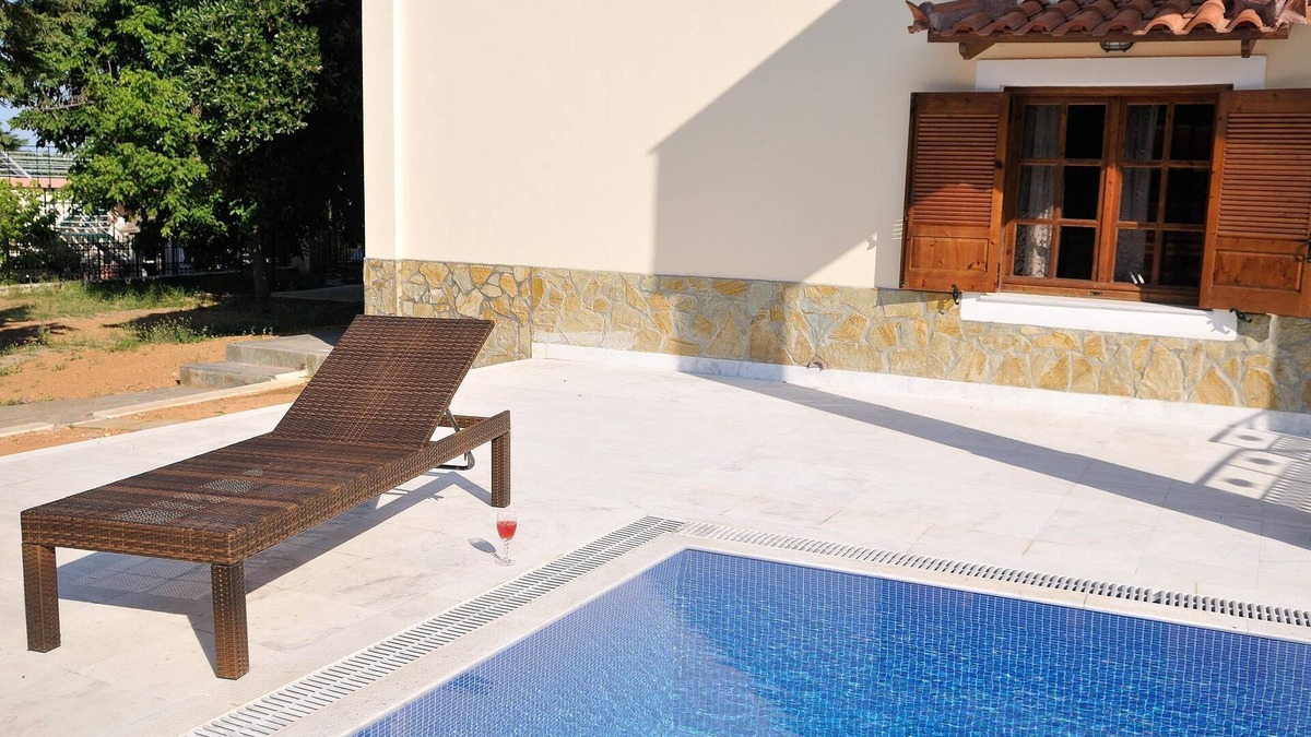 Agii Apostoli House | Family Maisonette with Private Pool, near the Beach