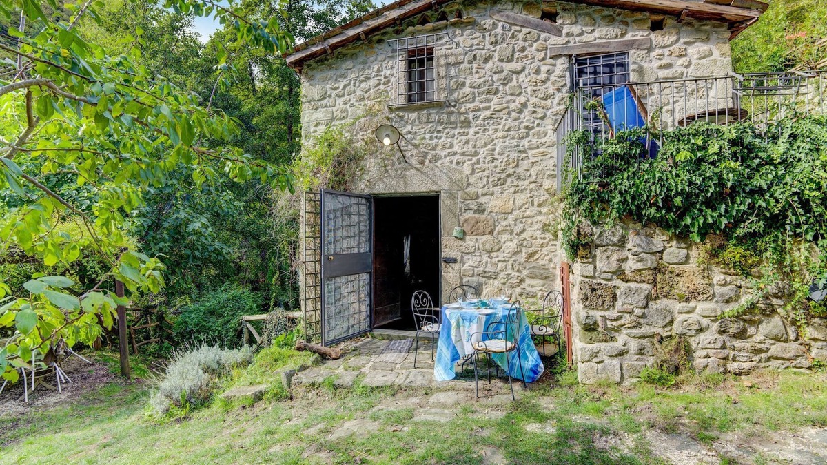 Roccafluvione Cottage | Family Mill Stay with BBQ