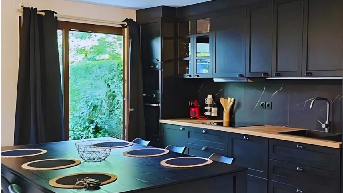 Cran-Gevrier Apartment | Family Modern Green Loft –La Tonnelle | Parking & Garden