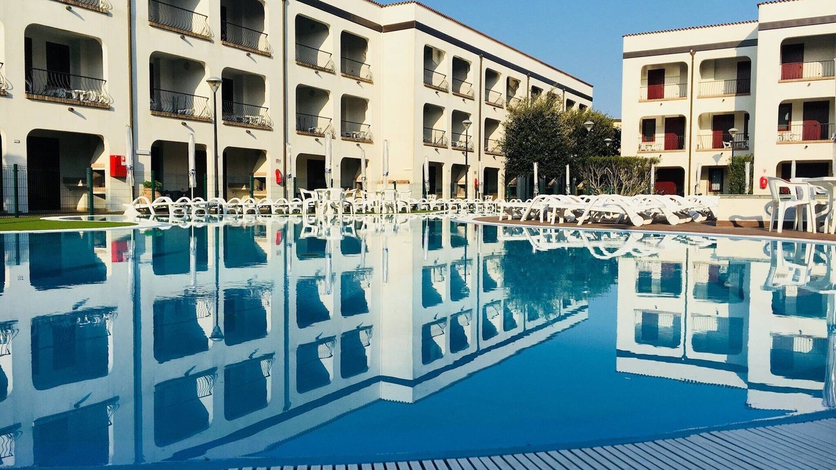 Lido di Spina Apartment | Family Oasis Near the Sea