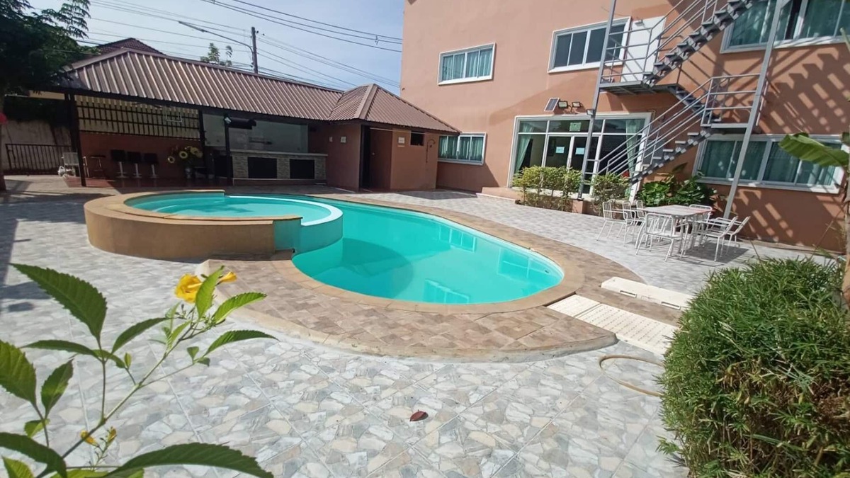 Phitsanulok Bed & Breakfast | Family or Business Stayz with clean, big AC rooms
