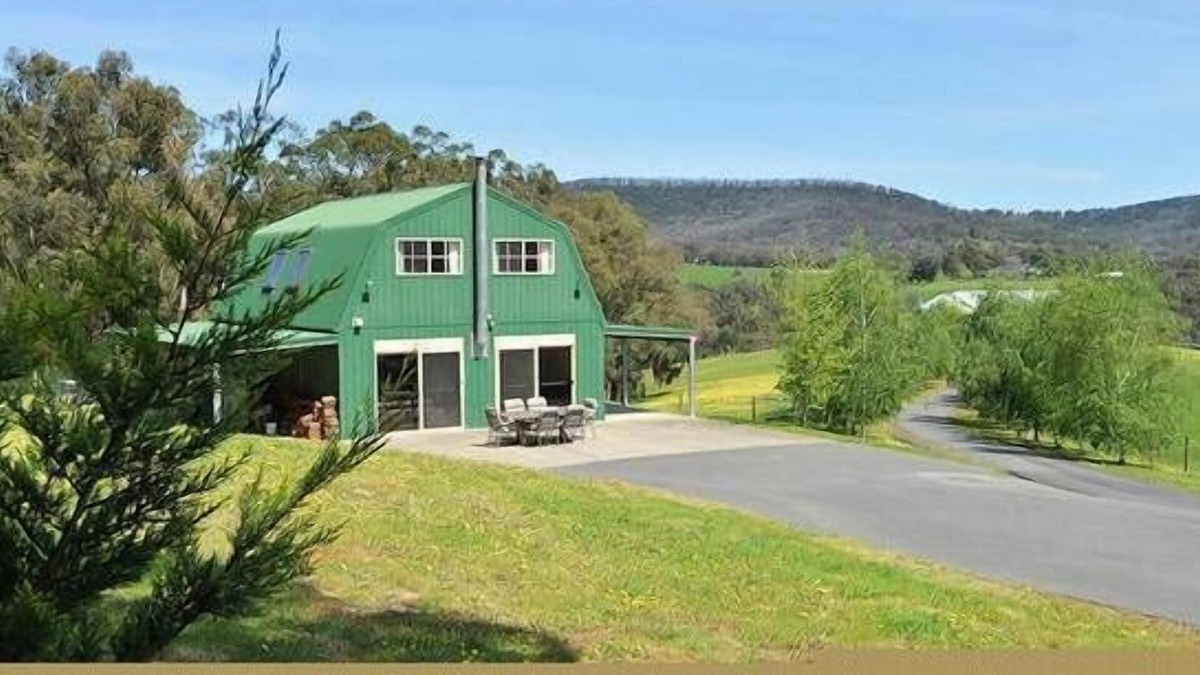 Chum Creek Cabin | Family or group accommodation in farm setting.