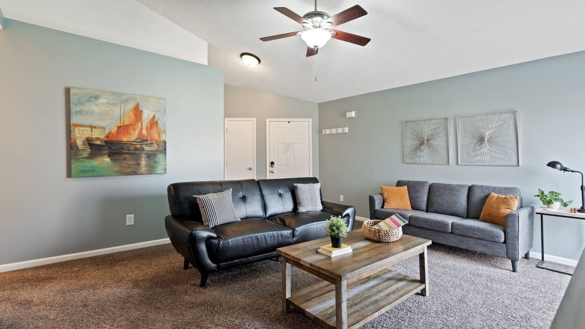 Westfield House | Family or Team Stay/5 Min. to Grand Park/Gas Grill