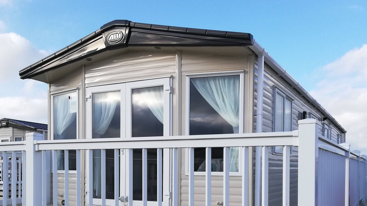 Truro House | Family owned static caravan on Newperran Holiday Resort.